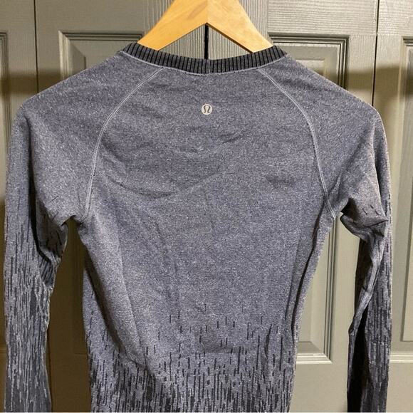 Lululemon Run Swiftly Tech Long Sleeve Crew Heathered Deep Navy Sz 4 - Picture 2 of 10